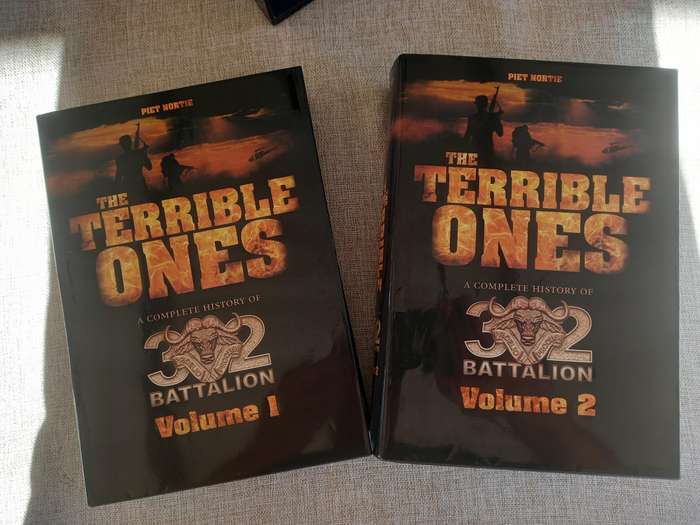 The Terrible Ones: Two Volumes - A Complete History Of 32 Battalion /boxset - Piet Nortje