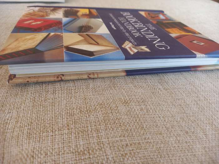 The Book Binding Handbook - simple techniques and step-by-step projects - Sue Doggett