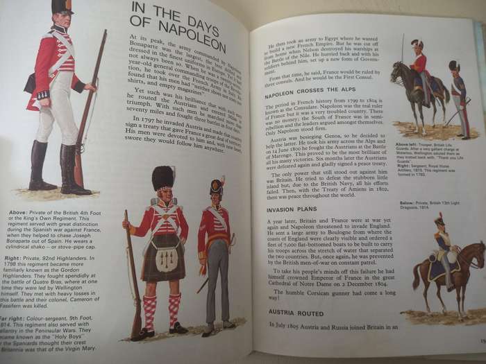 Fighting Men and their Uniforms by Kenneth Allen / A Hamlyn Pointer Book