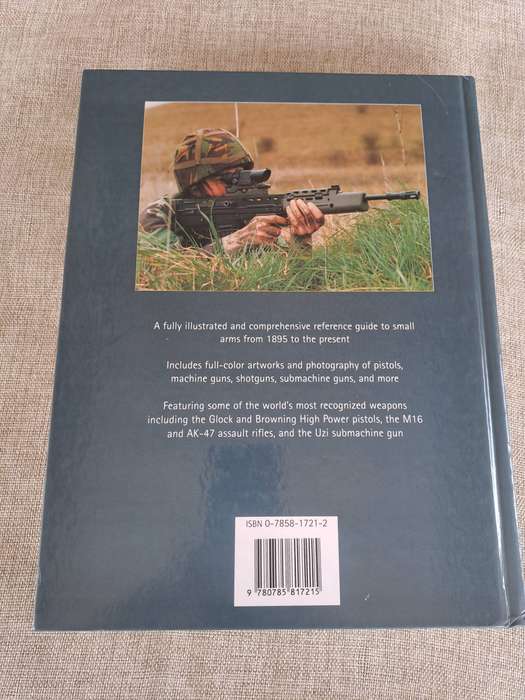 Small Arms: Over 250 of the Worlds Finest Personal Weapons  Chris Chant