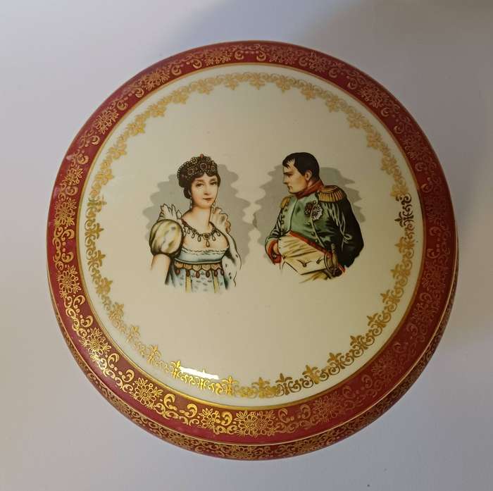 Napoleon and Josephine Trinket bowl with lid