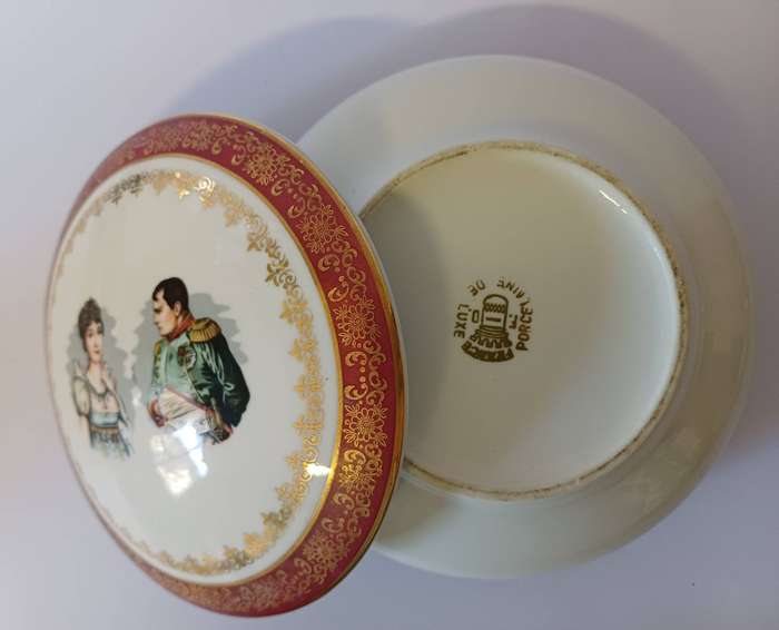 Napoleon and Josephine Trinket bowl with lid