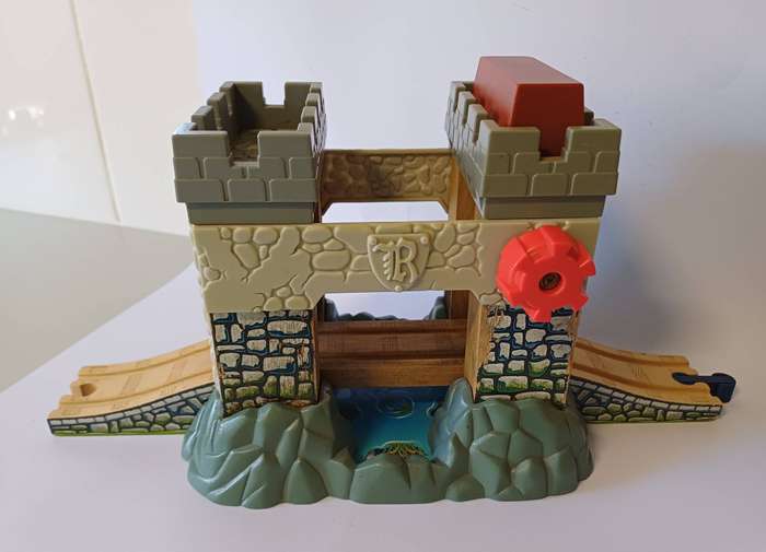 Trains Rolf's Castle Bridge (Thomas and Friends wooden railway)