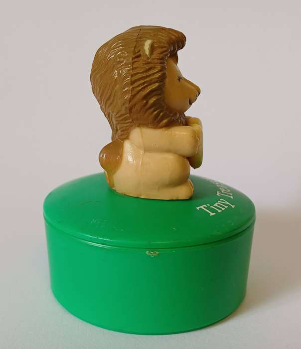 Vintage Russ Berrie Tiny Treasures Lion Trinket Lidded Box.