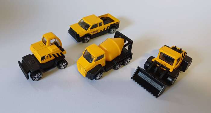 Assortment of 23 toy cars / vehicles