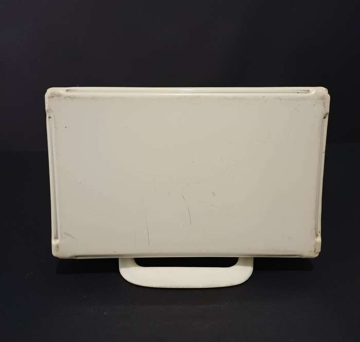 Retro-vintage cassette carry case