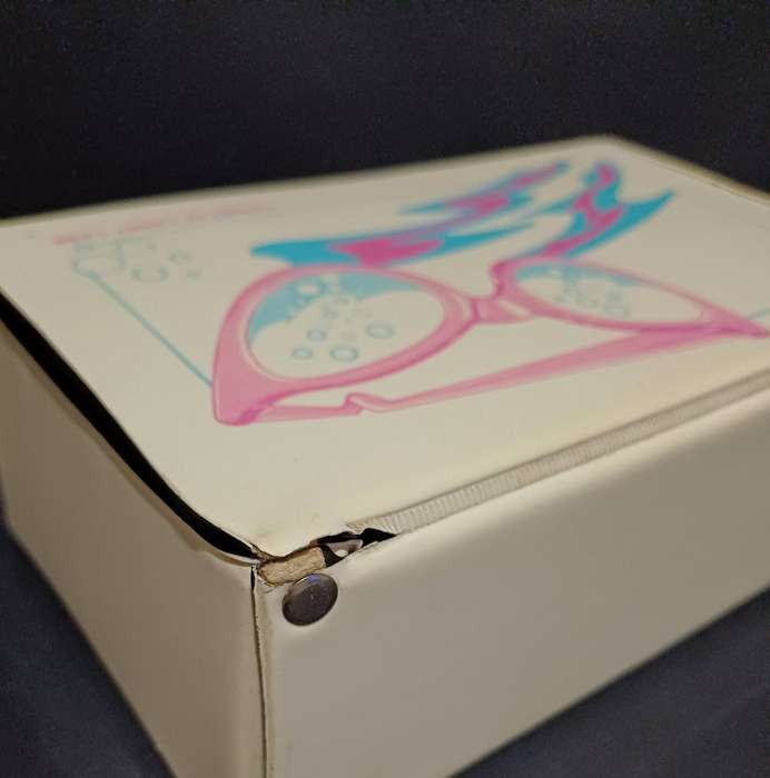 Retro-vintage cassette carry case
