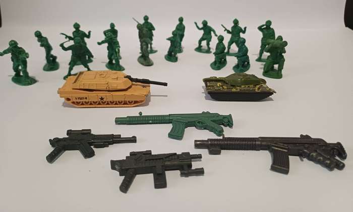 Assortment of 31 cars and vehicles and extras
