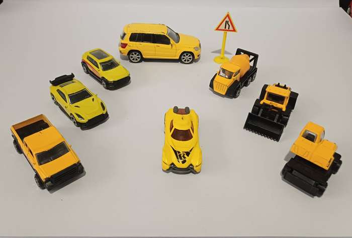 Assortment of 31 cars and vehicles and extras