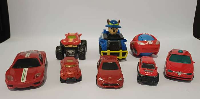 Assortment of 31 cars and vehicles and extras