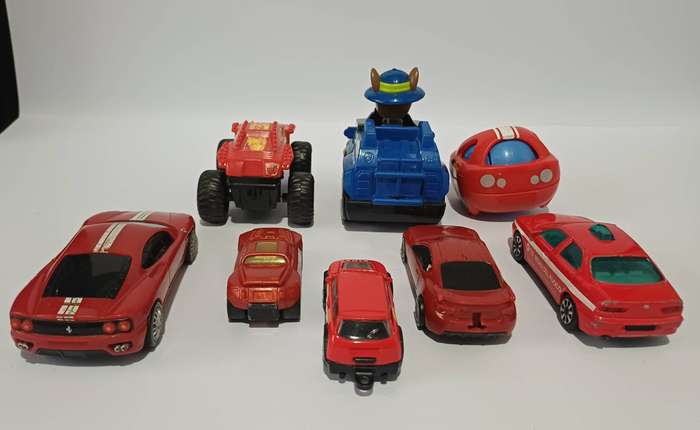 Assortment of 31 cars and vehicles and extras