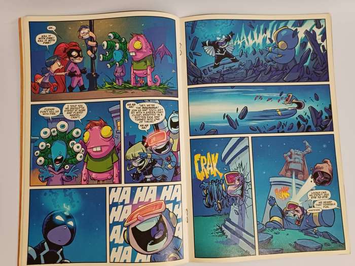 Marvel Stationary bundle and comic book