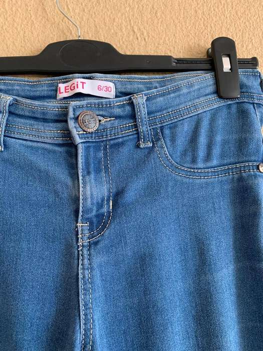 LEDiT Jeans Size 6/30