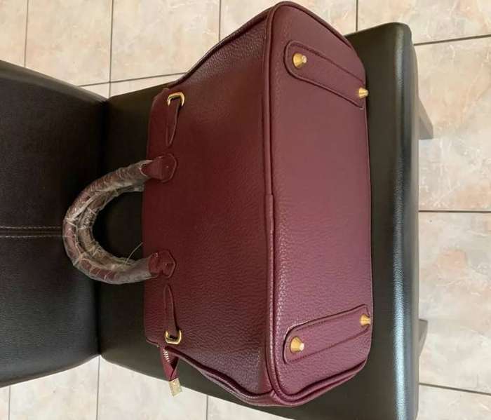 Elegant Faux Leather Handbag  Structured & Work-Ready