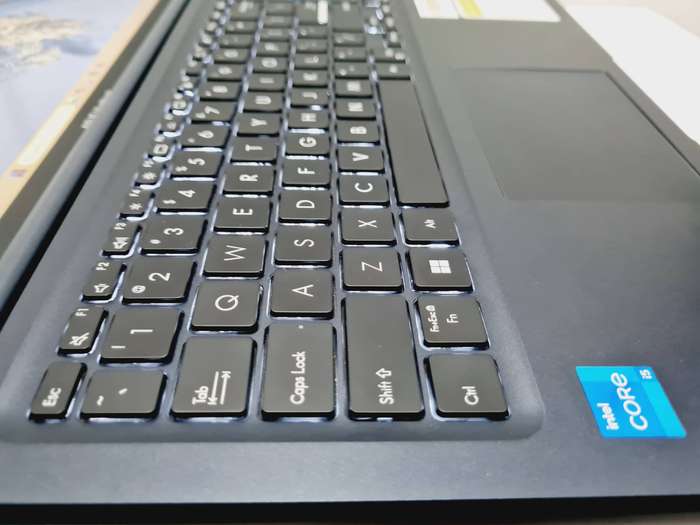 2024 Asus Vivobook - i5 13th gen - 16gb - 512gb
