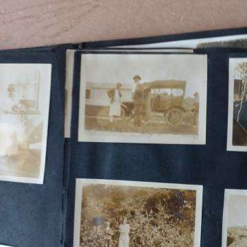 Vintage Photo Album With More Than 40 Photo's And Postcasrds - See Photo's