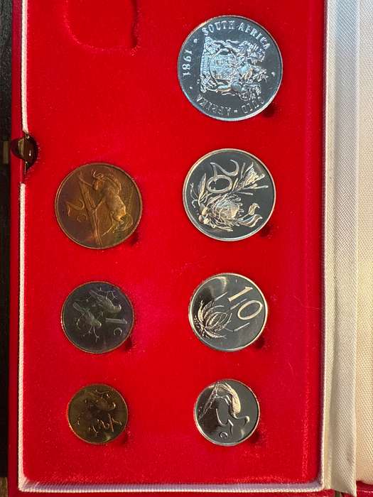 1981 Long proof set - no gold or silver R1 - as per pictures