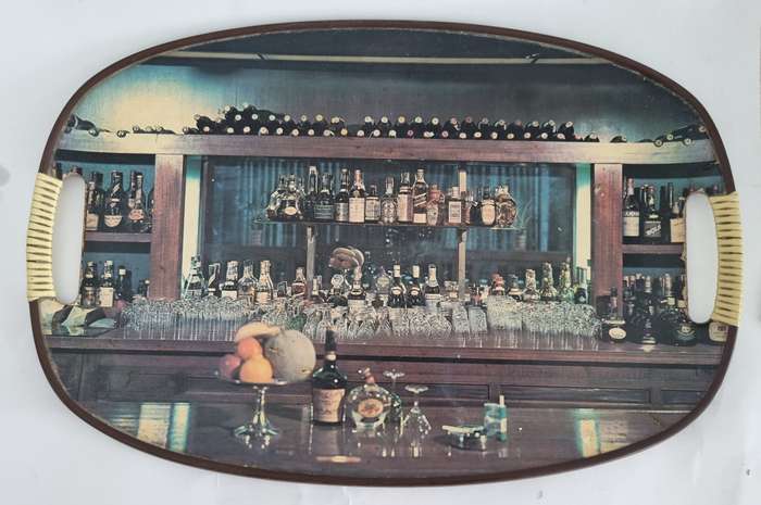 Plastic liquor tray