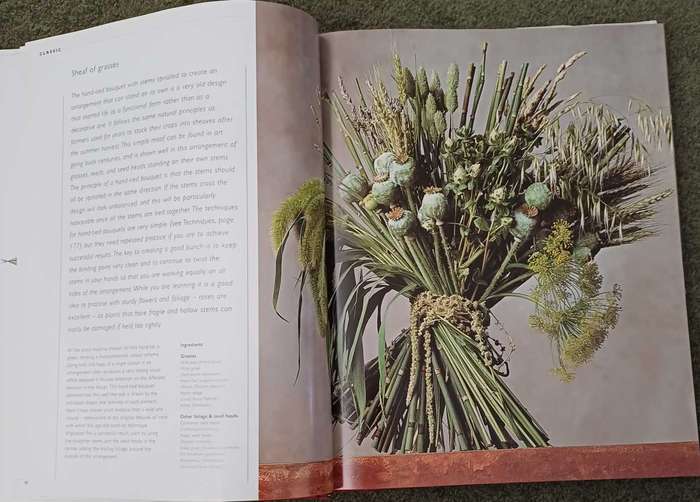 Classic Paula Peyke (flower arrangement)