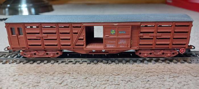 Electrotren - Cattle car - Lima Type Couplers