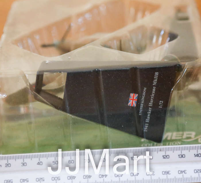 Amercom Aircraft of the World: Hawker Hurricane Mk.IIB 1/72