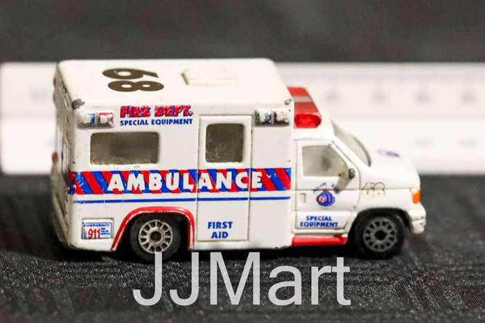 Realtoy Ford F Ambulance Model Car
