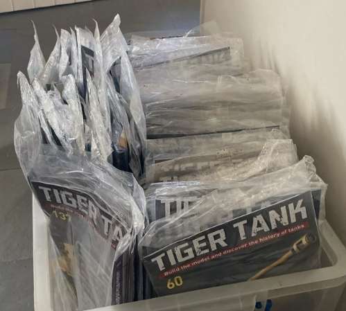 Hachette 1/16 Model Tiger Tank Magazine and parts complete Kit 1 to 140