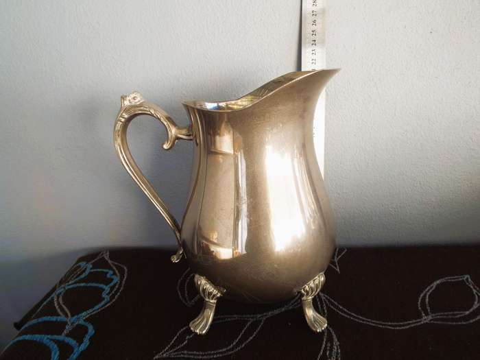 nice vintage Pitcher in good condition
