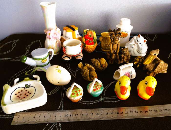 Vintage decor lot