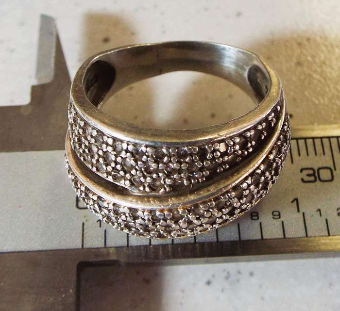 Vintage SILVER 925 RING  nice bling bling