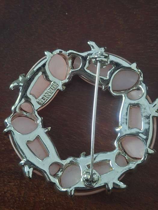Vintage  kramer brooch
