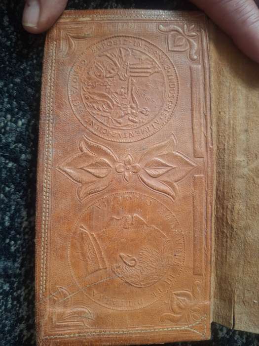 giovanni cucca dorgali 1922 leather purse dorgali italy