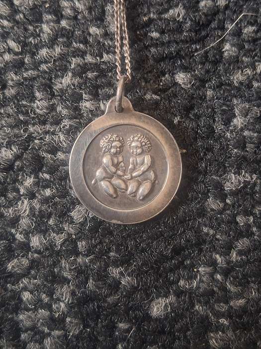 Sterling silver necklace with pendant
