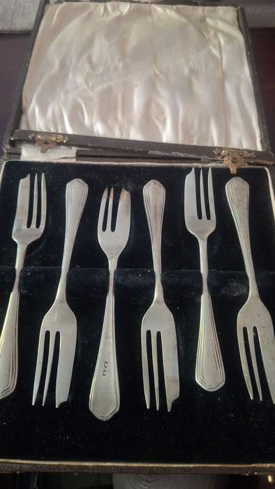 Vintage cake forks in box
