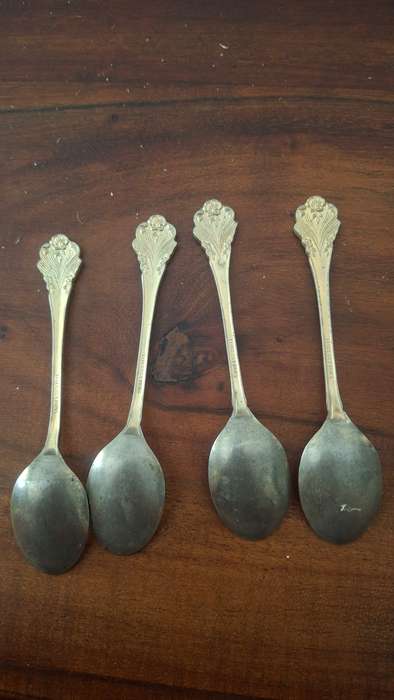 Vintage spoons x4