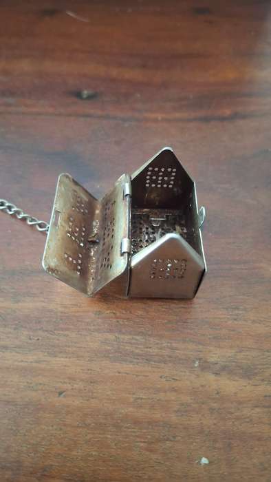 VINTAGE METAL TEA CONTAINER SILVER PLATED SHAPED LIKE A BARN TEA BREWING -