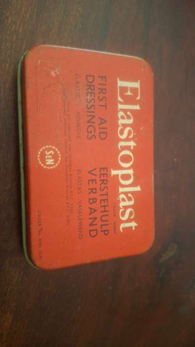 Elastoplast tin