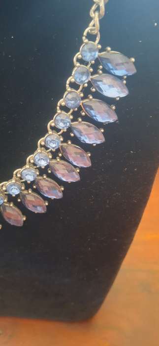Necklace with earrings blue