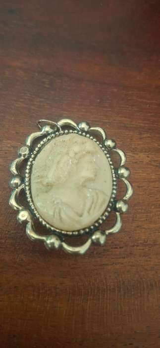 Vintage brooch cameo