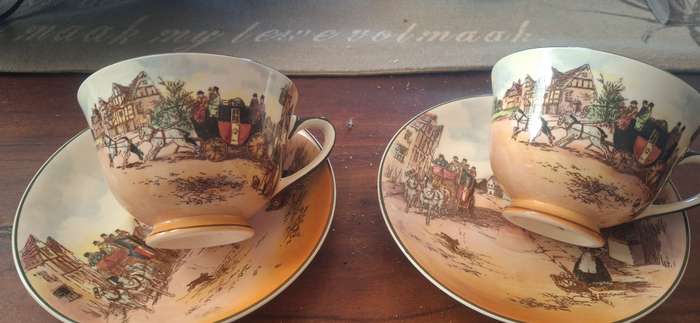 Royal Doulton Antique Old English Coaching Series Footed Tea Cup and Saucer D6393, 1901-1922