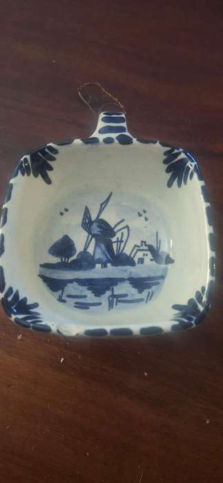 Delft handpainted small bowl