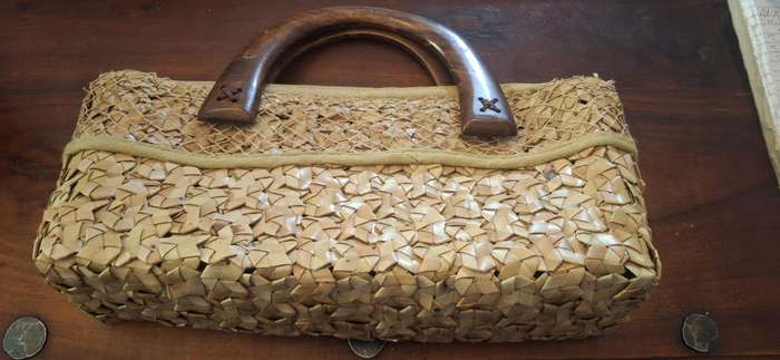 Basket Purse Wooden rounded handle