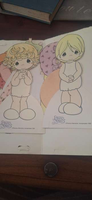 Paper dolls