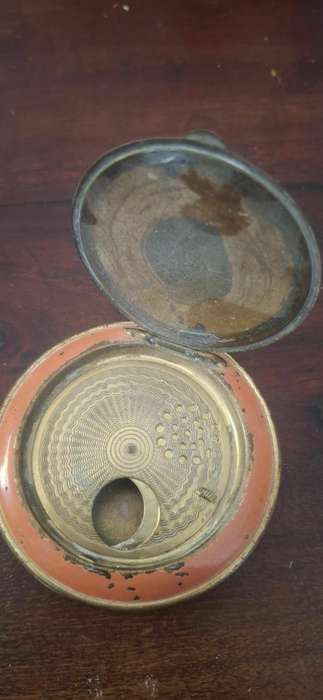 Vintage compact