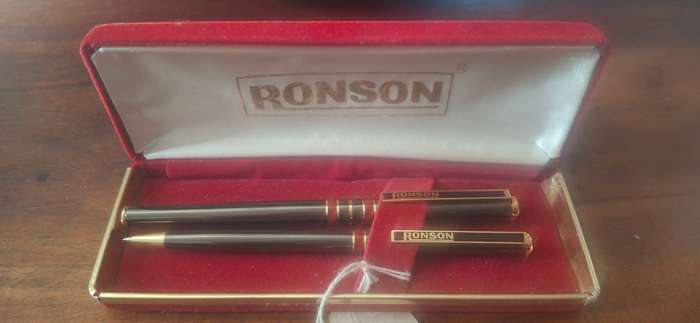 Ronson vintage pen set