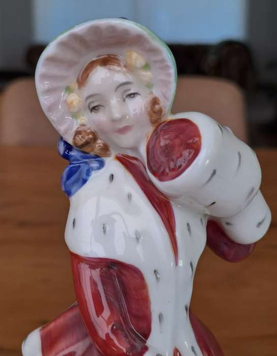 Royal Doulton Figurine - Christmas Morn HN1992