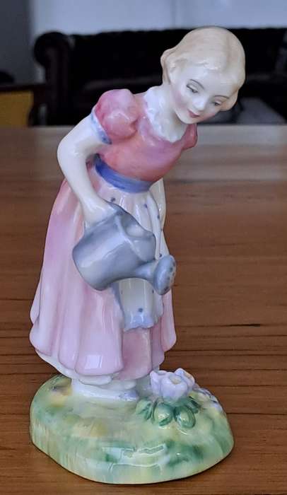 Royal Doulton 'Mary Mary' HN2044