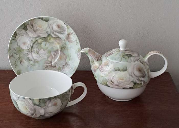 Maxwell Williams Tea For One 'Misty Rose'
