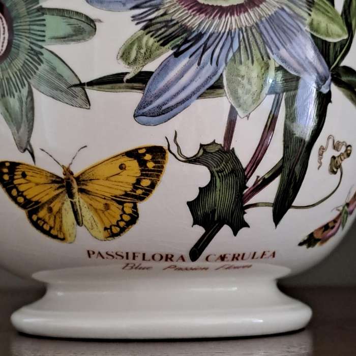 Portmeirion Botanic Garden Vase 'Blue Passion Flower' - LARGE (PRICE REDUCED)