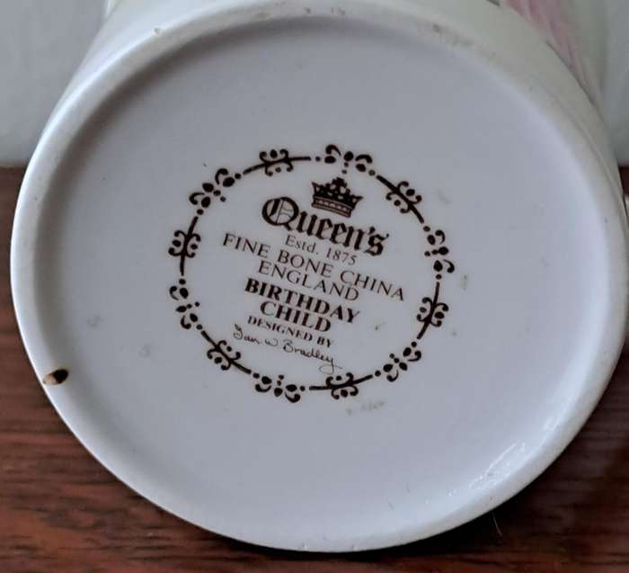 Queens 'Friday's Child' Breakfast Set